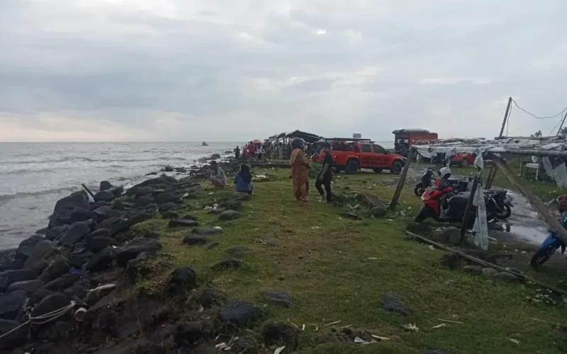 Bocah 5 Tahun Tenggelam Saat Rekreasi Di Pinggir Pantai Barombong Gowa  Sulsel