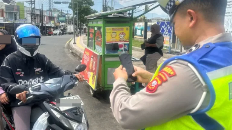 Satlantas Polres Garut Terapkan ETLE Handheld