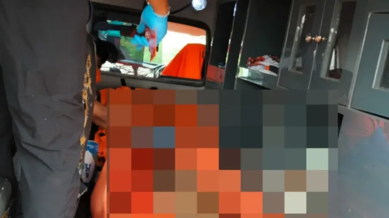 Polsek Bayongbong Evakuasi Temuan Mayat Hanyut Disungai Cipamulihan