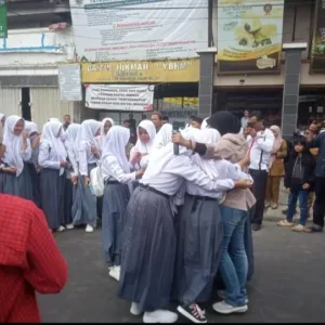 Jeritan Tangis Anak Sekolah YBHM: Sekolah Digembok, Harapan Terhalang