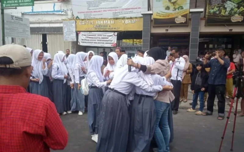 Jeritan Tangis Anak Sekolah YBHM: Sekolah Digembok, Harapan Terhalang