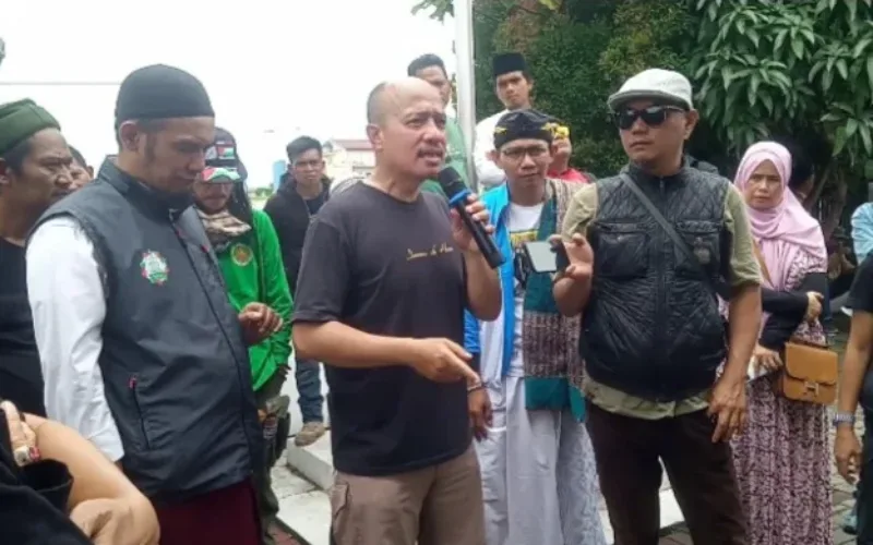 Ratusan Massa Gelar Aksi Tuntut Kejelasan Hukum Sengketa Tanah Wakaf YBHM di Garut