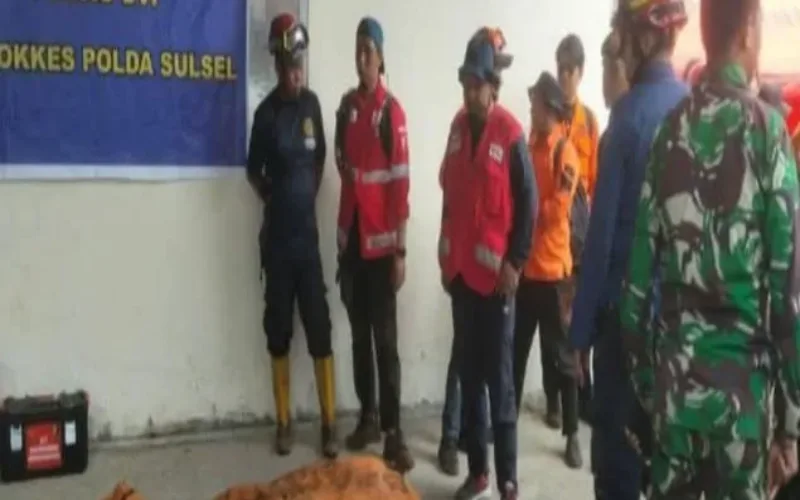 Tim SAR Berhasil Temukan Satu Korban dan Serpihan Pesawat ATR-420-500 di Bukit Gunung Bulusaraung 