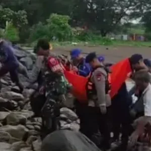 Bocah 5 Tahun Ditemukan Meninggal Dunia Usai Tenggelam di Laut Barombong Makassar