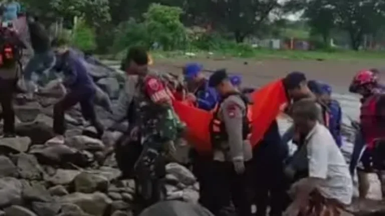 Bocah 5 Tahun Ditemukan Meninggal Dunia Usai Tenggelam di Laut Barombong Makassar