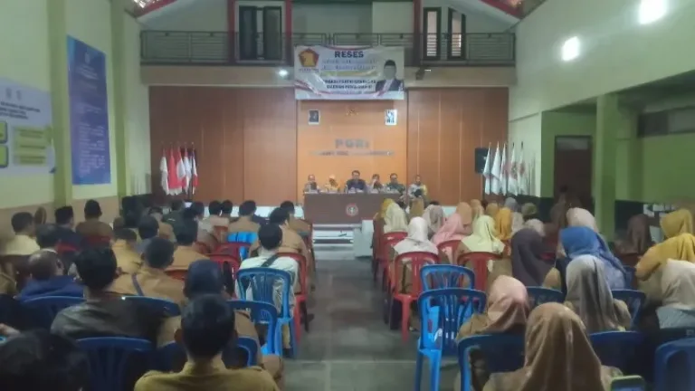 Ketua Komisi IV DPRD Garut Asep Rahmat Gelar Reses Pendidikan di Kecamatan Malangbong
