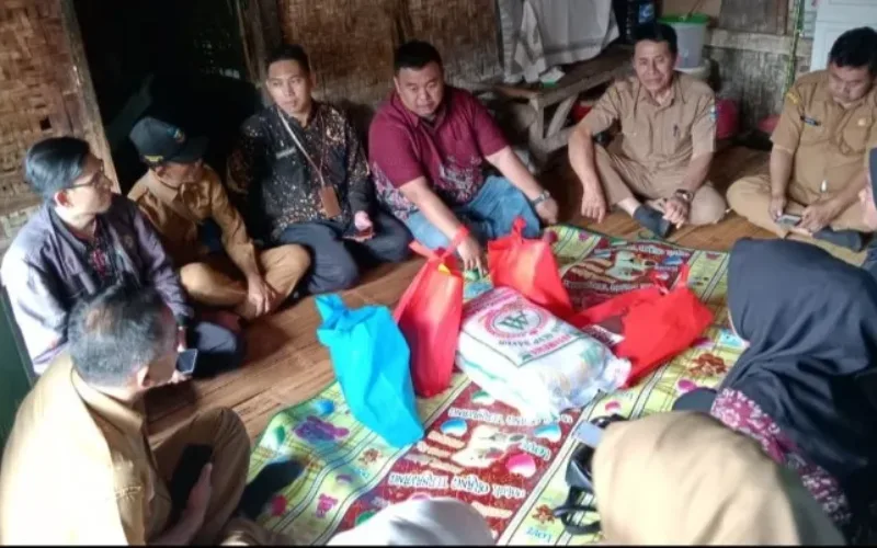 Yudha Puja Turnawan Anggota DPRD kunjungi Penyandang Disabilitas dalam Kemiskinan Ekstrem