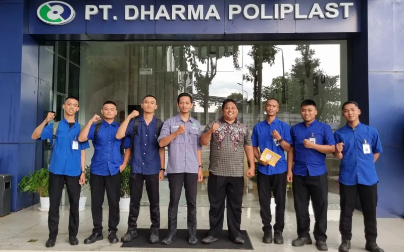 SMK KBU Limbangan Gelar Pelantikan OSIS Dan Pelepasan Peserta PKL, Enam Alumni Magang Di PT Darma Poliplast