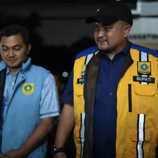 Bupati Bogor Rudy Susmanto Tinjau Pembangunan Jalan Parung-Kemang Dinihari