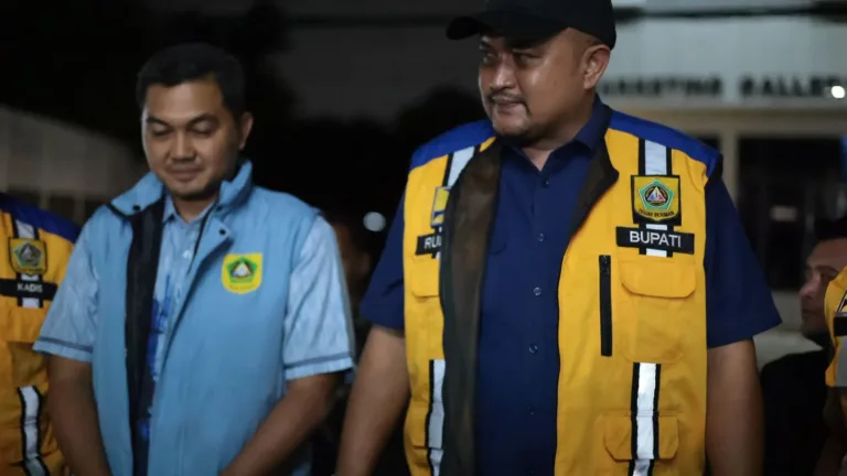 Bupati Bogor Rudy Susmanto Tinjau Pembangunan Jalan Parung-Kemang Dinihari