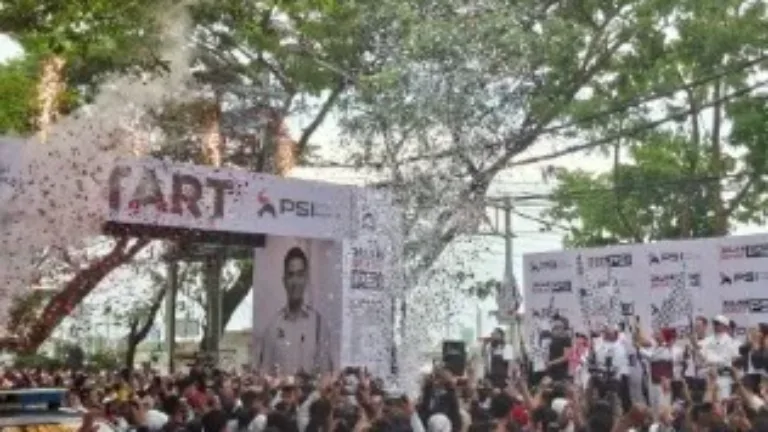 Jalan Sehat PSI Meriahkan Anjungan Pantai Losari, Diikuti Ribuan Peserta