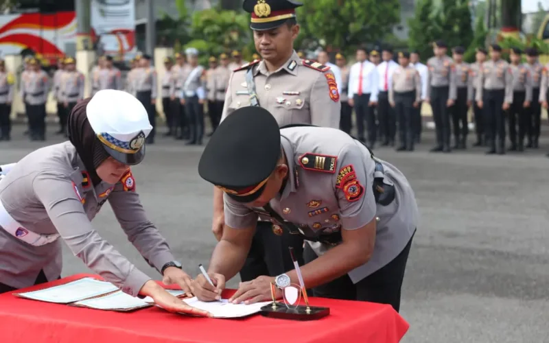 Pimpin Sertijab Kasat Lantas Dan Kenaikan Pangkat Pengabdian, Kapolres Garut : Mutasi Adalah Dinamika Organisasi