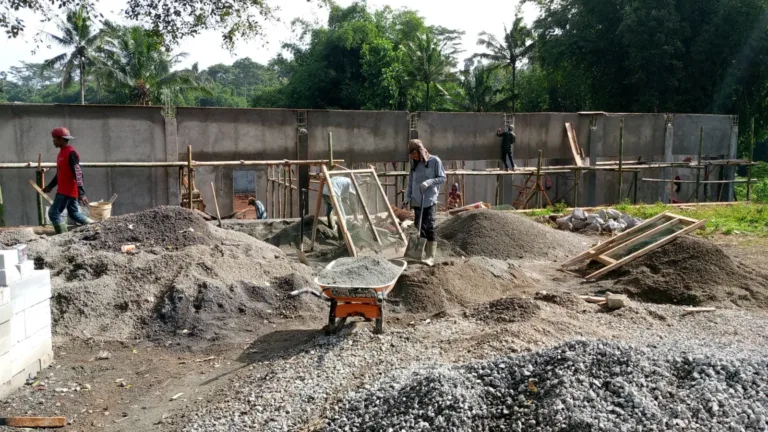 Pembangunan Gedung KDMP Desa Sukajaya Libatkan Tenaga Kerja Lokal