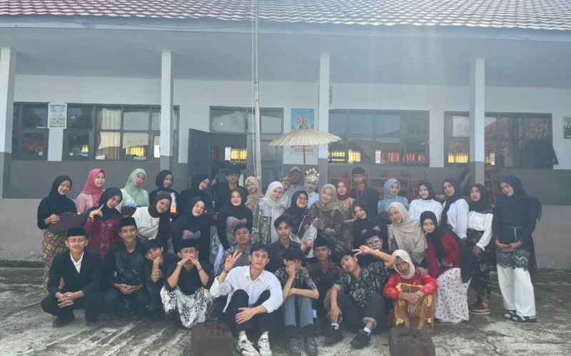 Kebersamaan SMA PGRI Kersamanah Kabupaten Garut Kompak Dalam Berbagai Kegiatan