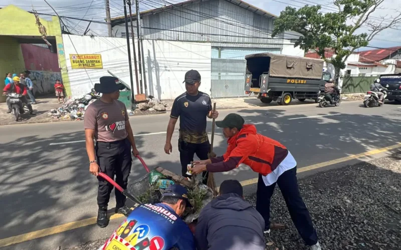 Jaga Lingkungan Bersih Dan Sehat, Polres Garut Gelar Korve Masal