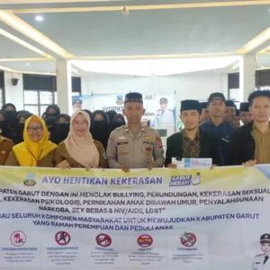 Sat Binmas Polres Garut Berikan Edukasi Anti Bullying Dan Pencegahan Kekerasan Di Ponpes Yadul Ulya