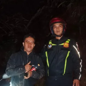 Tersesat Di Hutan Legok Demplon, Polsek Limbangan Berhasil Evakuasi Warga Dalam Kondisi Selamat