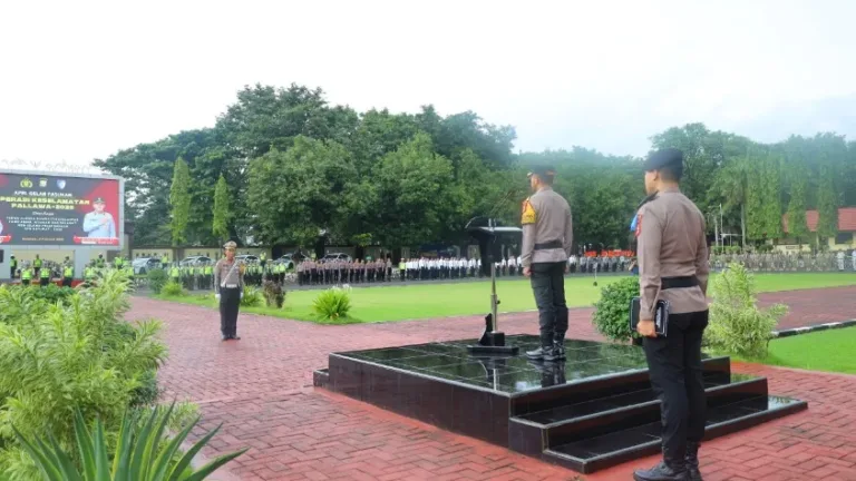 Wakapolda Sulsel Pimpin Apel Gelar Pasukan Operasi Keselamatan Pallawa 2026