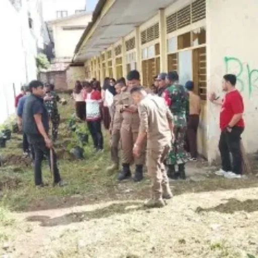 Koramil 06/Mamajang Gelar Karya Bakti Penanaman Pohon, Bunga, dan Terong di Kota Makassar