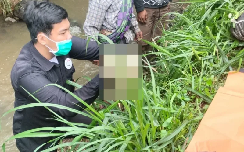 Polsek Bayongbong Cek TKP Penemuan Mayat Bayi Di Sungai Cipulus