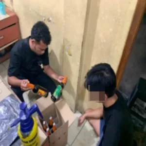 Sat Res Narkoba Polres Garut Amankan 11 Botol Miras Di Jalan Raya Samarang