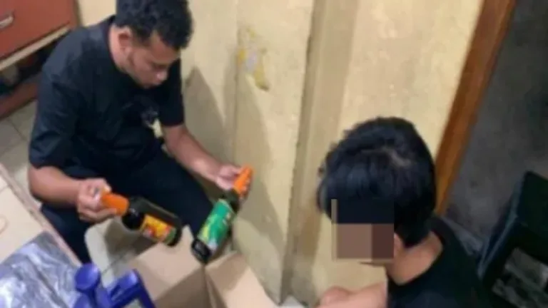 Sat Res Narkoba Polres Garut Amankan 11 Botol Miras Di Jalan Raya Samarang