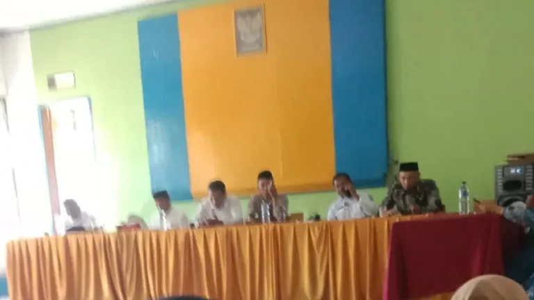 Majelis Taklim Di Balai Desa Sukamulya Disambut Antusias Warga