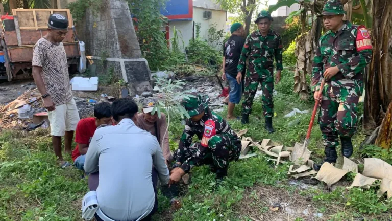 Koramil 1408-09/Tamalate Gelar Karya Bakti Penanaman Pohon Antisipasi Banjir di Musim Hujan