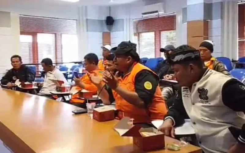 Protes Klaim Sepihak, Aliansi Relawan Rentan Geruduk Kantor Sekda Garut