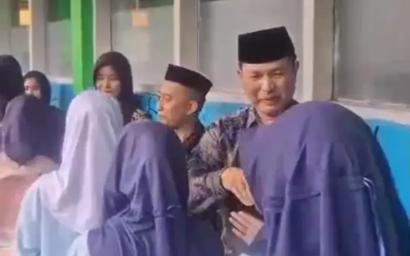 Menjelang Bulan Suci Ramadhan, SMPN 1 Sukawening Mengadakan Kuramasan Dan Saling Memaafkan