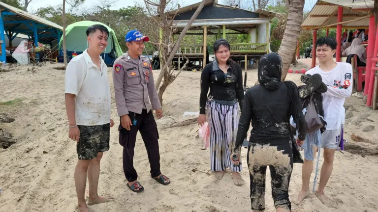 Tingkatkan Intensitas Patroli Pantai, Polisi Hadir Pastikan Keamanan Wisatawan Di Karangpapak