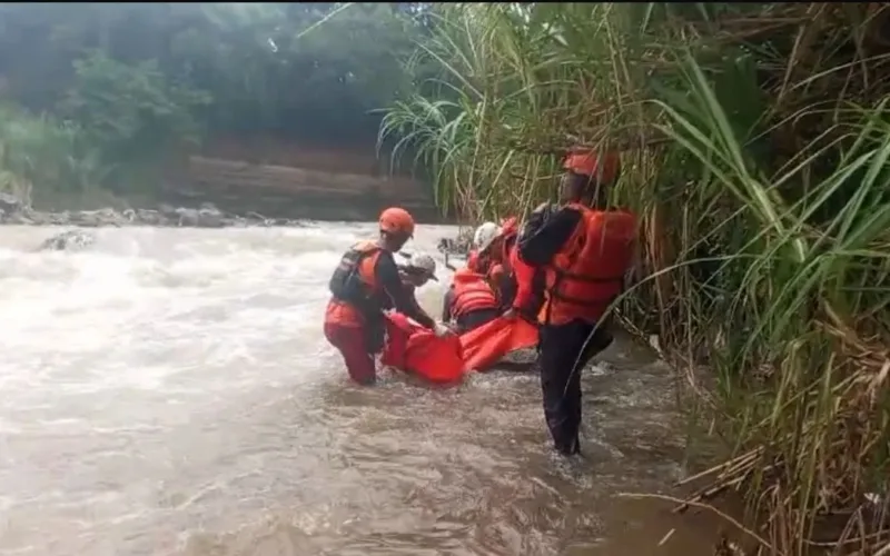 Tim SAR Gabungan Temukan Korban Hanyut Di Sungai Cimanuk