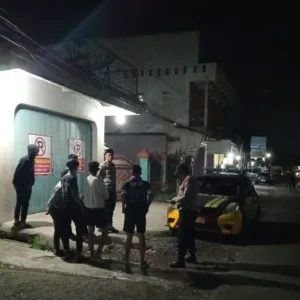 Polsek Tarogong Kidul Patroli Usai Tarawih Antisipasi Perang Petasan Dan Perang Sarung