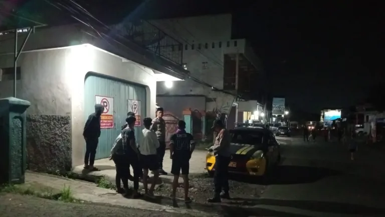 Polsek Tarogong Kidul Patroli Usai Tarawih Antisipasi Perang Petasan Dan Perang Sarung