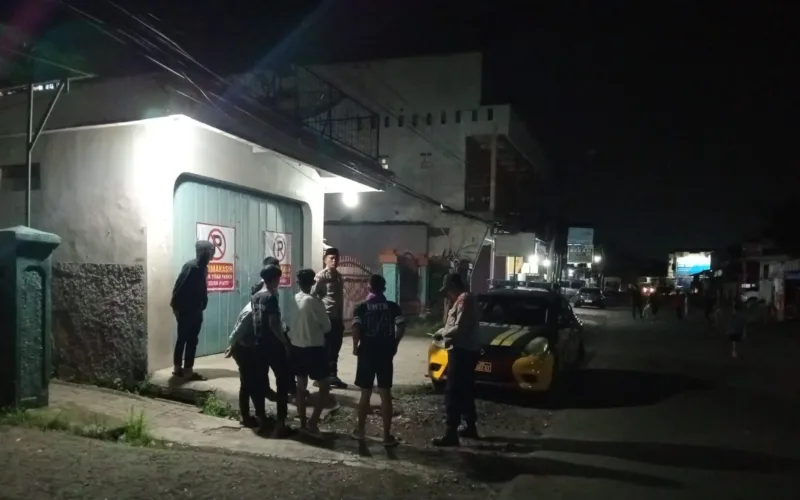 Polsek Tarogong Kidul Patroli Usai Tarawih Antisipasi Perang Petasan Dan Perang Sarung