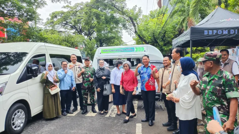 Dandim 1408/Makassar Mendampingi  Komisi IX DPR RI Giat Kunjungan Kecamatan Makassar Di Kota Makassar