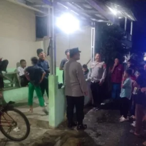 Polsek Banyuresmi Polres Garut Gelar Patroli Dan Himbau Anak-Anak Tidak Bermain Petasan