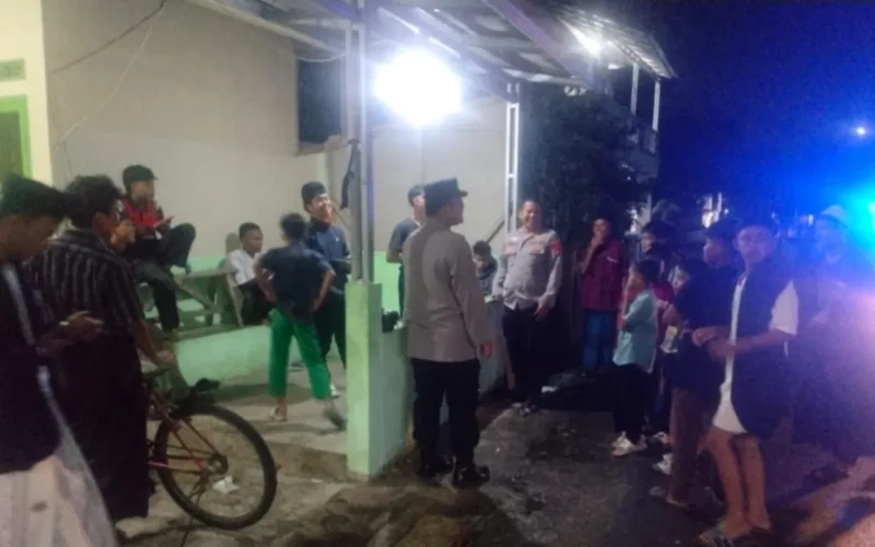 Polsek Banyuresmi Polres Garut Gelar Patroli Dan Himbau Anak-Anak Tidak Bermain Petasan