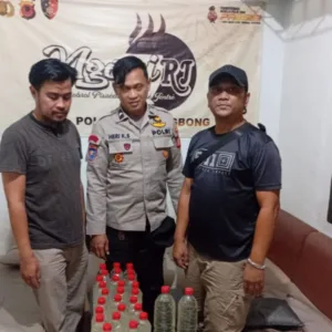 Cipta Kondisi Di Bulan Ramadhan, Polsek Malangbong Amankan Puluhan Botol Miras Jenis Ciu