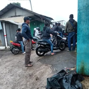 Respon Cepat Aduan Warga, Polsek Bayongbong Tertibkan Atraksi Motor Standing Dan Knalpot Bising
