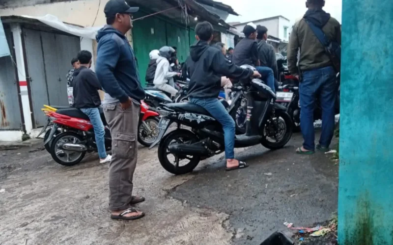 Respon Cepat Aduan Warga, Polsek Bayongbong Tertibkan Atraksi Motor Standing Dan Knalpot Bising