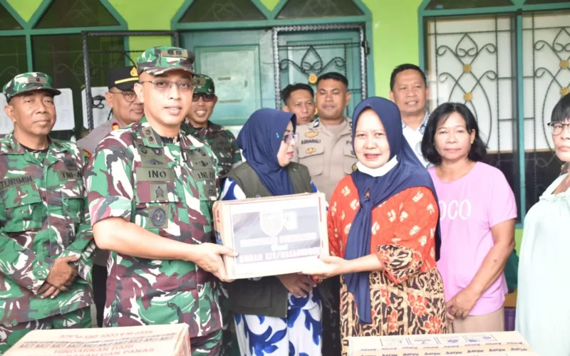 Dandim Kodim 1408/Makassar Tinjau Lokasi Banjir dan Salurkan Bantuan kepada Warga di Kota Makassar