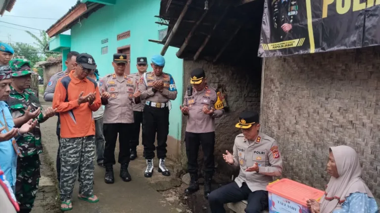 Polres Garut Lanjutkan Aksi Kemanusiaan, Rutilahu Ke2 Tahun 2026 Sasar Warga Banyuresmi