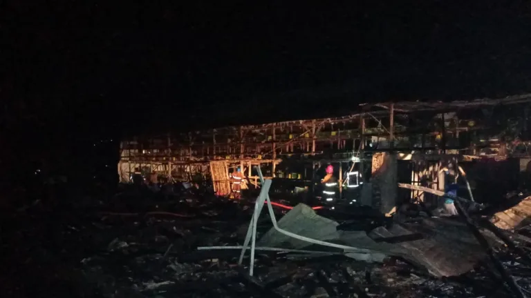 Kandang Ayam Di Cisurupan Hangus Terbakar, Kerugian Capai Sekitar Rp. 500 Juta