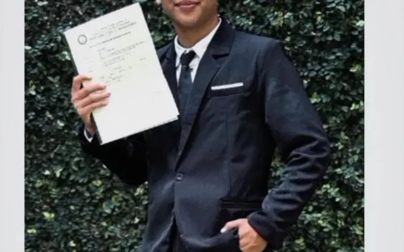 Anak Jurnalis Raih Gelar S2 Manajemen, Wujudkan Cita-Cita Alm Ibunya