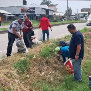 Yudha Puja Turnawan Pimpin Aksi Bersih-Bersih Lingkungan di Kabupaten Garut