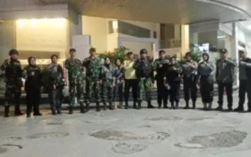 Patroli Gabungan Koramil 1408-09/Tamalate Bersama Unsur Masyarakat Jaga Keamanan dan Ketertiban Warga