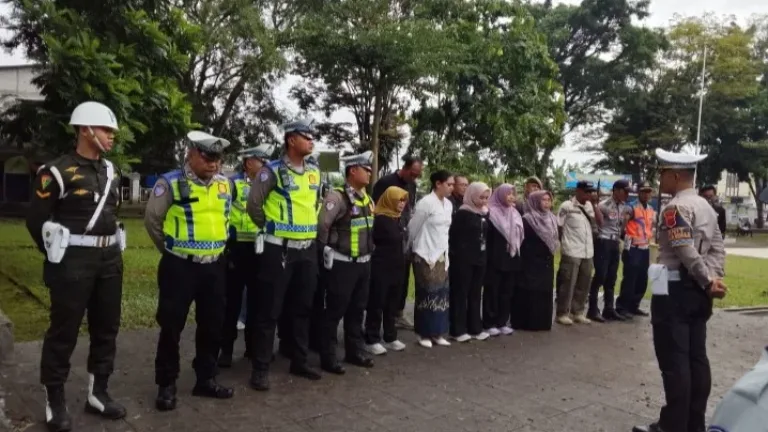 Ipda Adi M Kurniawan Pimpin Giat KTMDU di Seputaran Alun-Alun Tarogong