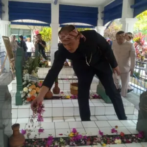 Kapolres Garut Berziarah ke Makam Leluhur Garut Bersama Rombongan Bupati Garut H. Syakur Amin