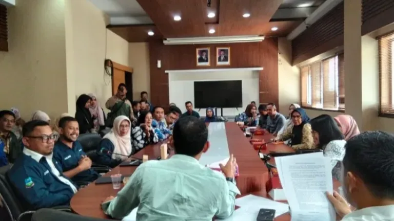Audiensi Pagar Kabupaten Garut dengan DPRD dan BKD Bahas Status PTKK dan PPPK